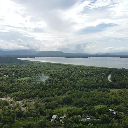 River Paradise Safari House With Cooking Class 达瓦拉维 外观 照片