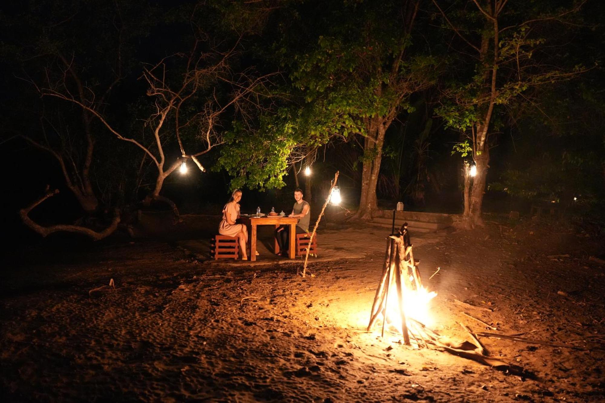 River Paradise Safari House With Cooking Class 达瓦拉维 外观 照片